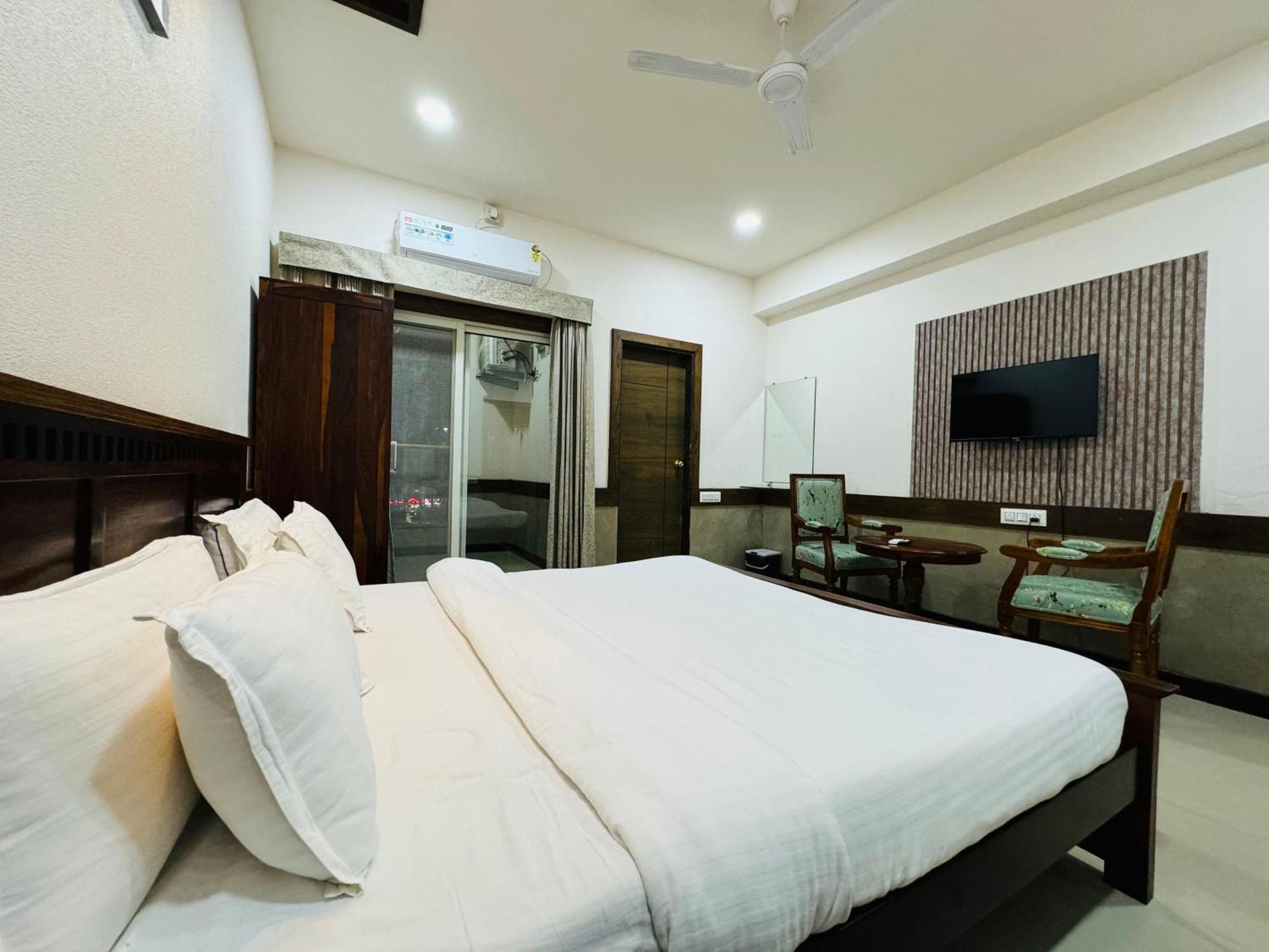Hotel Tirth By Sonu'S Ujjain Exterior photo