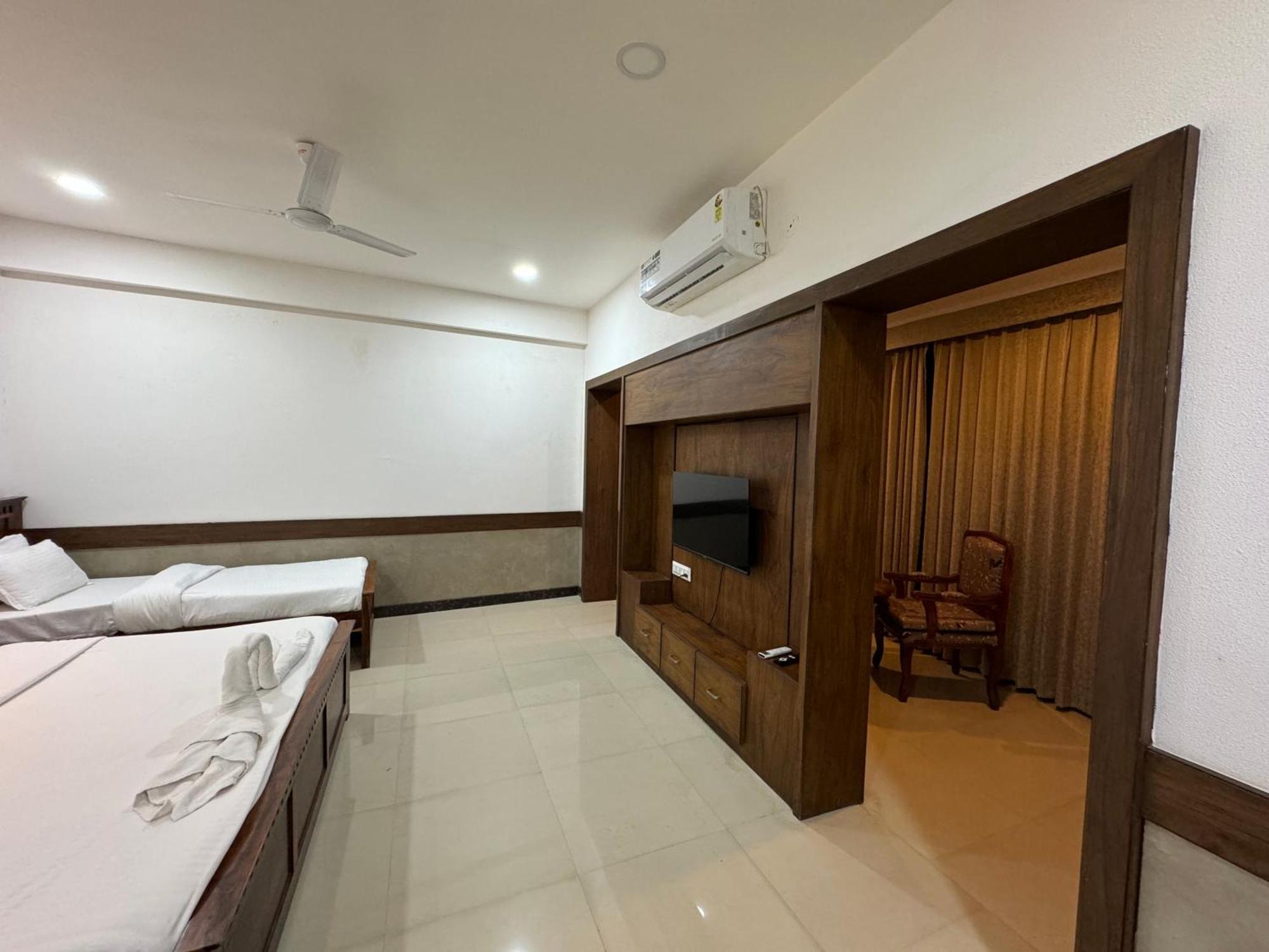 Hotel Tirth By Sonu'S Ujjain Exterior photo